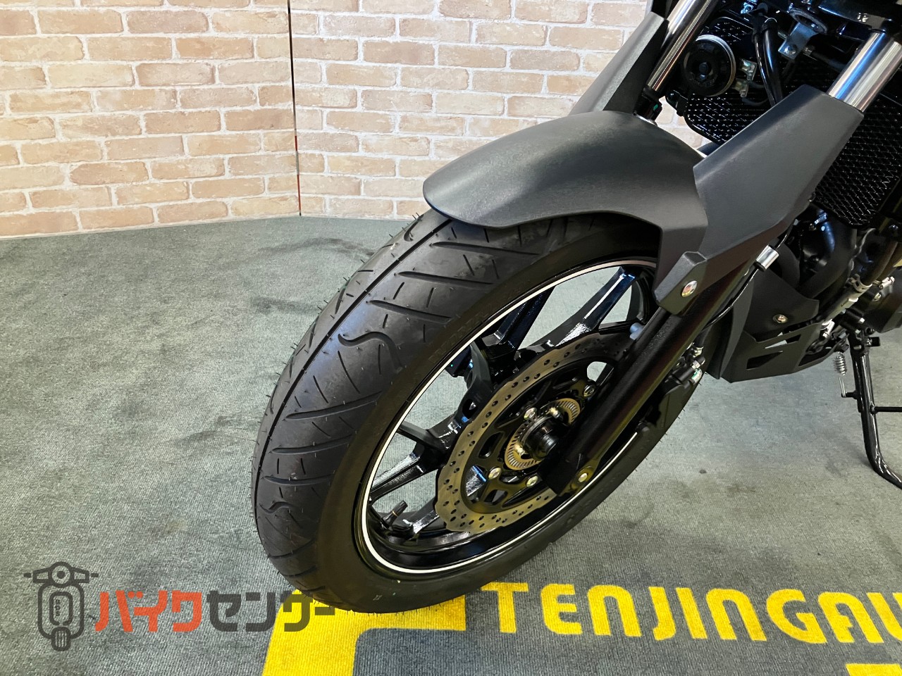 スズキ　Ｖ－ストローム２５０　Ｍ４モデル　ソリッドダスリンクールイエロー　水冷２気筒エンジン　リヤキャリア　ＤＣ電源　ナックルカバー_28