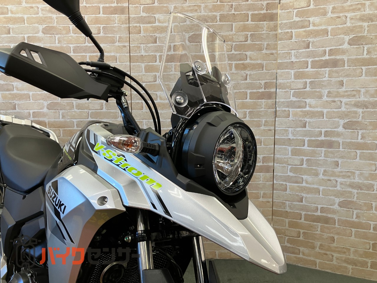 スズキ　Ｖ－ストローム２５０　Ｍ４モデル　ソリッドダスリンクールイエロー　水冷２気筒エンジン　リヤキャリア　ＤＣ電源　ナックルカバー_33