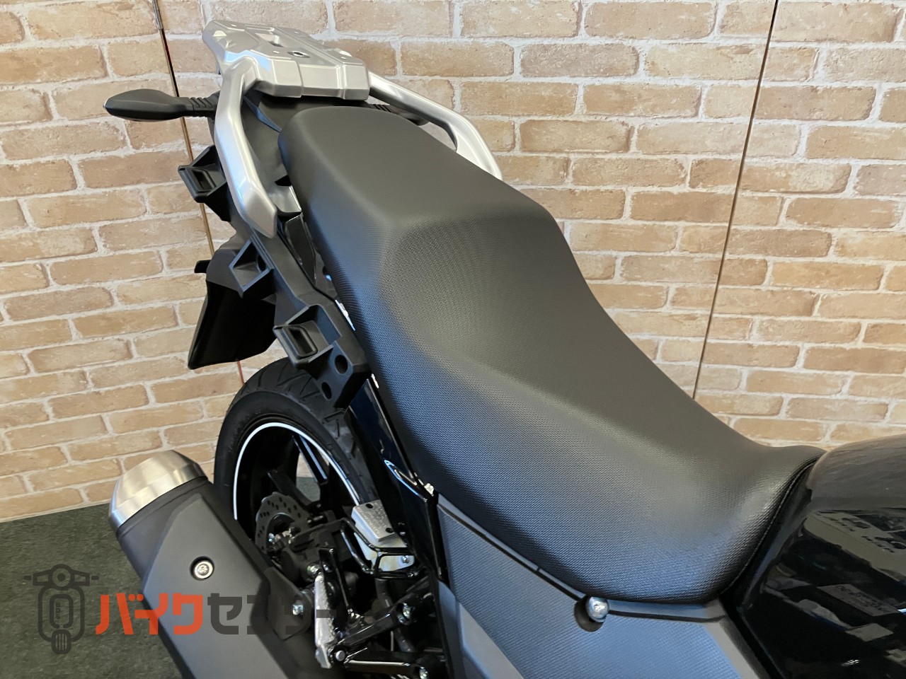 スズキ　Ｖ－ストローム２５０　Ｍ４モデル　ソリッドダスリンクールイエロー　水冷２気筒エンジン　リヤキャリア　ＤＣ電源　ナックルカバー_37