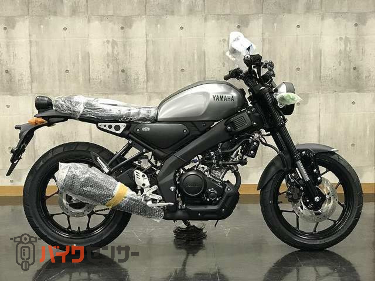 ヤマハ XSR125 2025年モデル ライトブルーイッシュグレーメタリック