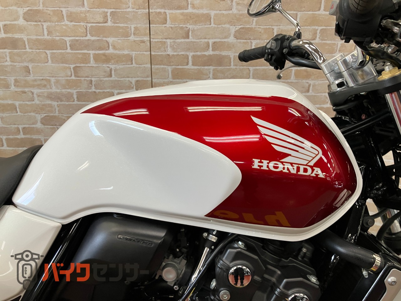 CB400 SUPER FOUR VTEC REVO  　パールサンビームホワイト　社外リアサス_15