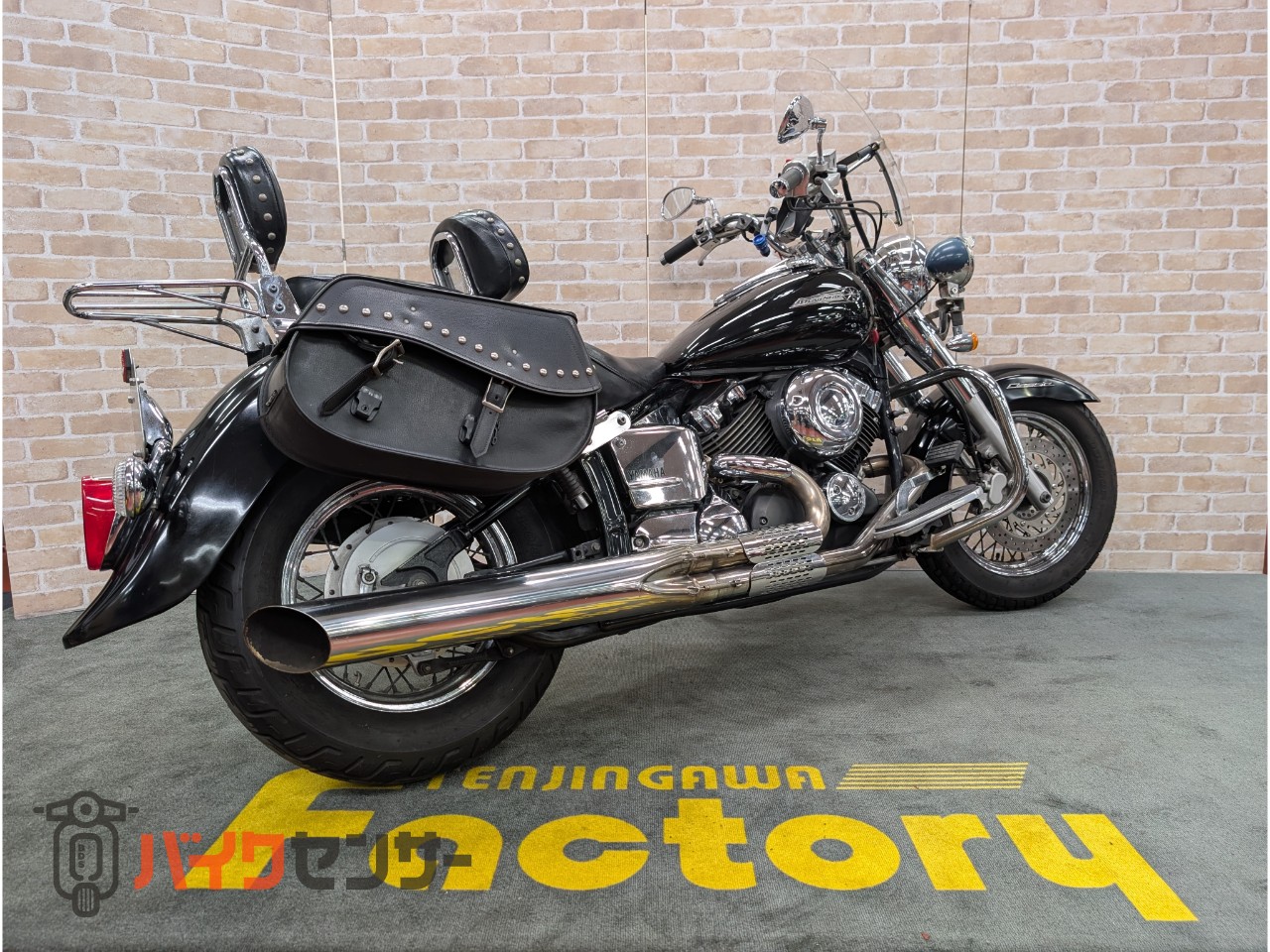ドラッグスター400クラシック ローライダーマフラー サイドバック バックレスト スクリーン ガード フォグライト_4