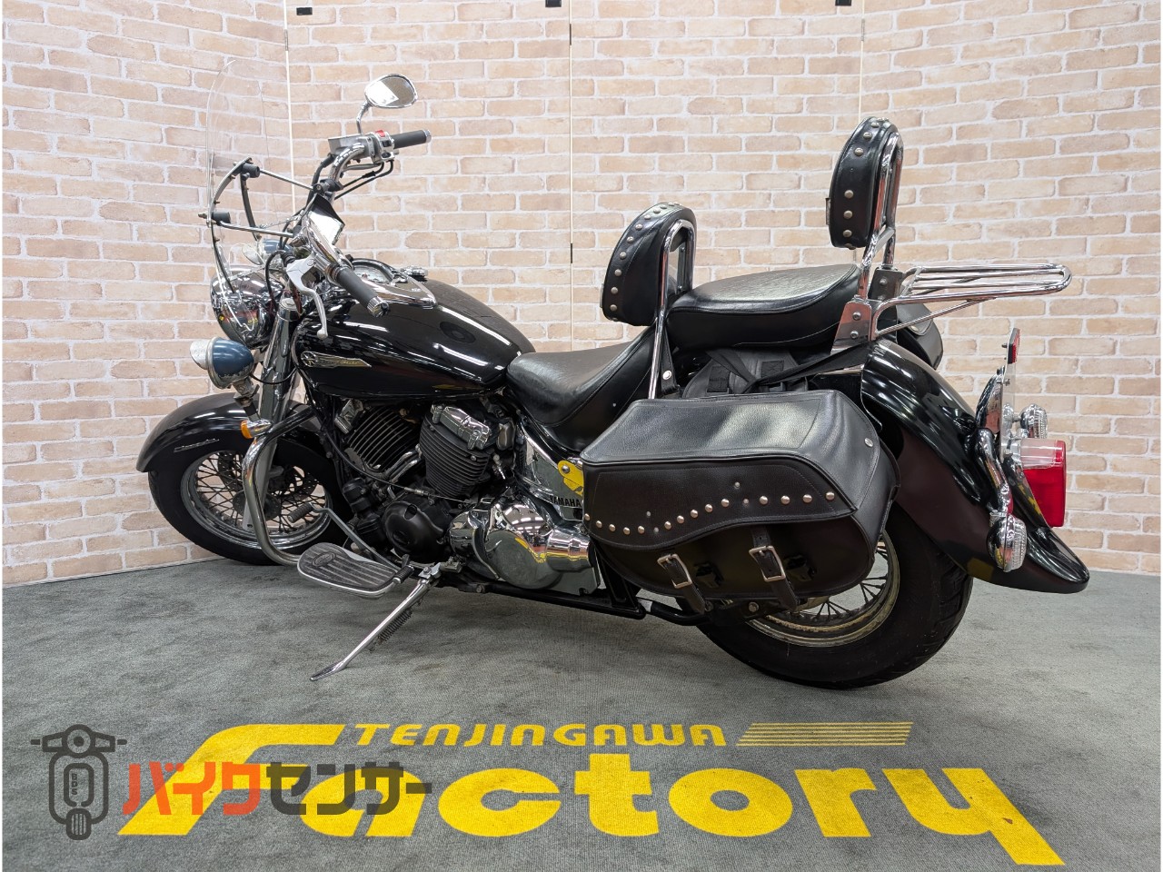 ドラッグスター400クラシック ローライダーマフラー サイドバック バックレスト スクリーン ガード フォグライト_5