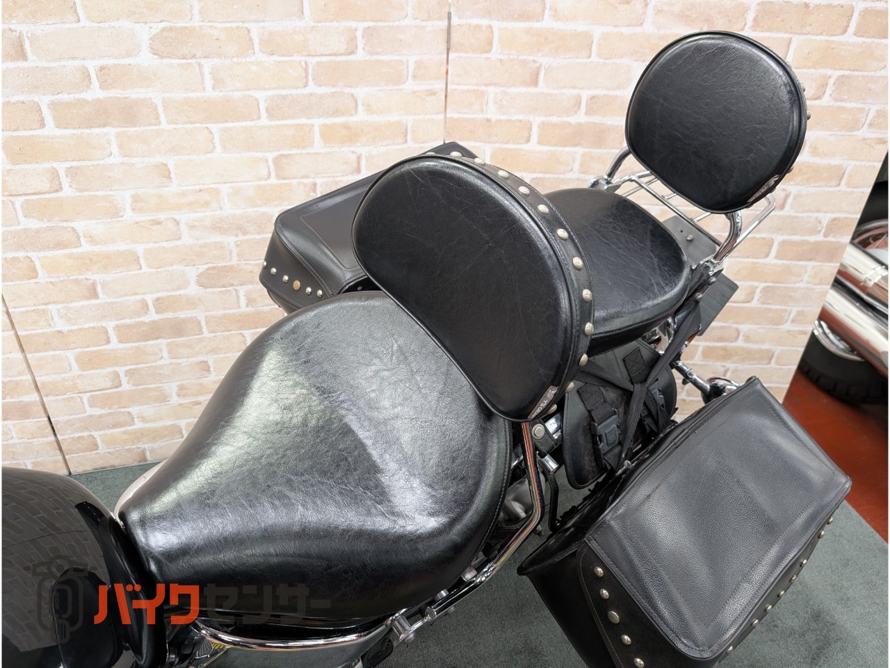 ドラッグスター400クラシック ローライダーマフラー サイドバック バックレスト スクリーン ガード フォグライト_8