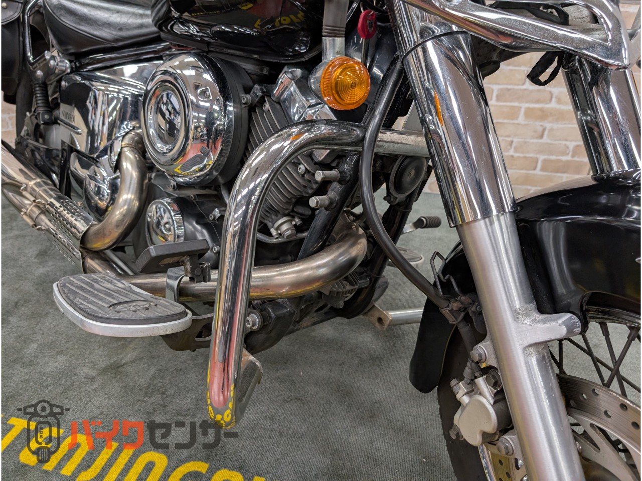 ドラッグスター400クラシック ローライダーマフラー サイドバック バックレスト スクリーン ガード フォグライト_13
