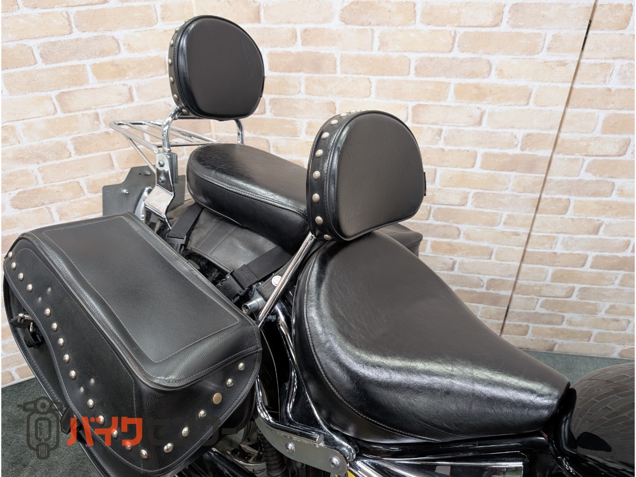 ドラッグスター400クラシック ローライダーマフラー サイドバック バックレスト スクリーン ガード フォグライト_15