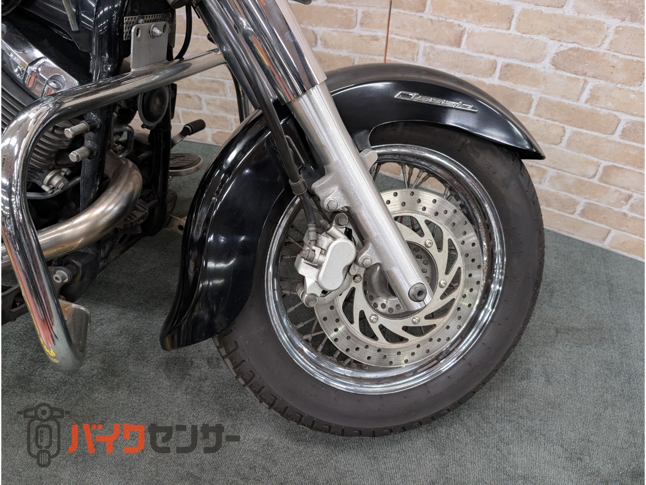 ドラッグスター400クラシック ローライダーマフラー サイドバック バックレスト スクリーン ガード フォグライト_17