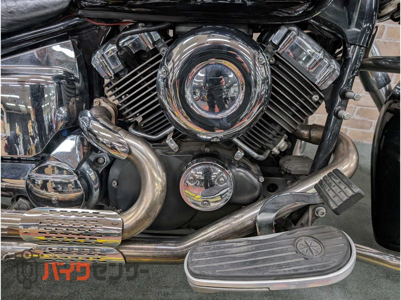 ドラッグスター400クラシック ローライダーマフラー サイドバック バックレスト スクリーン ガード フォグライト_19