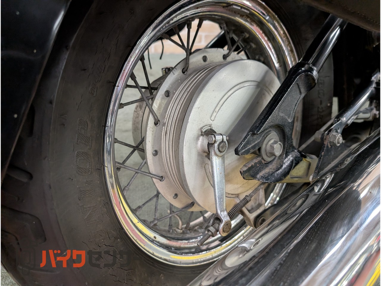 ドラッグスター400クラシック ローライダーマフラー サイドバック バックレスト スクリーン ガード フォグライト_32