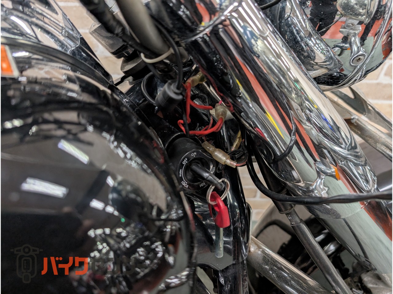 ドラッグスター400クラシック ローライダーマフラー サイドバック バックレスト スクリーン ガード フォグライト_37