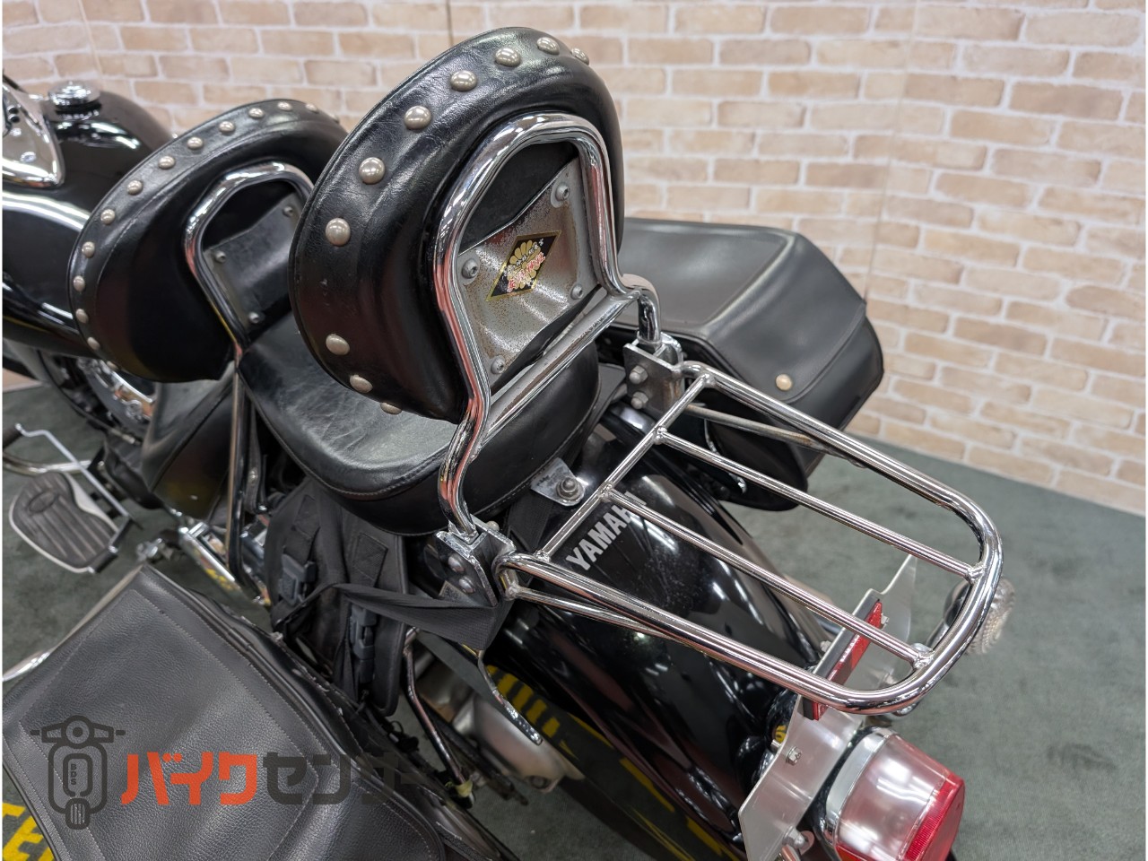 ドラッグスター400クラシック ローライダーマフラー サイドバック バックレスト スクリーン ガード フォグライト_39