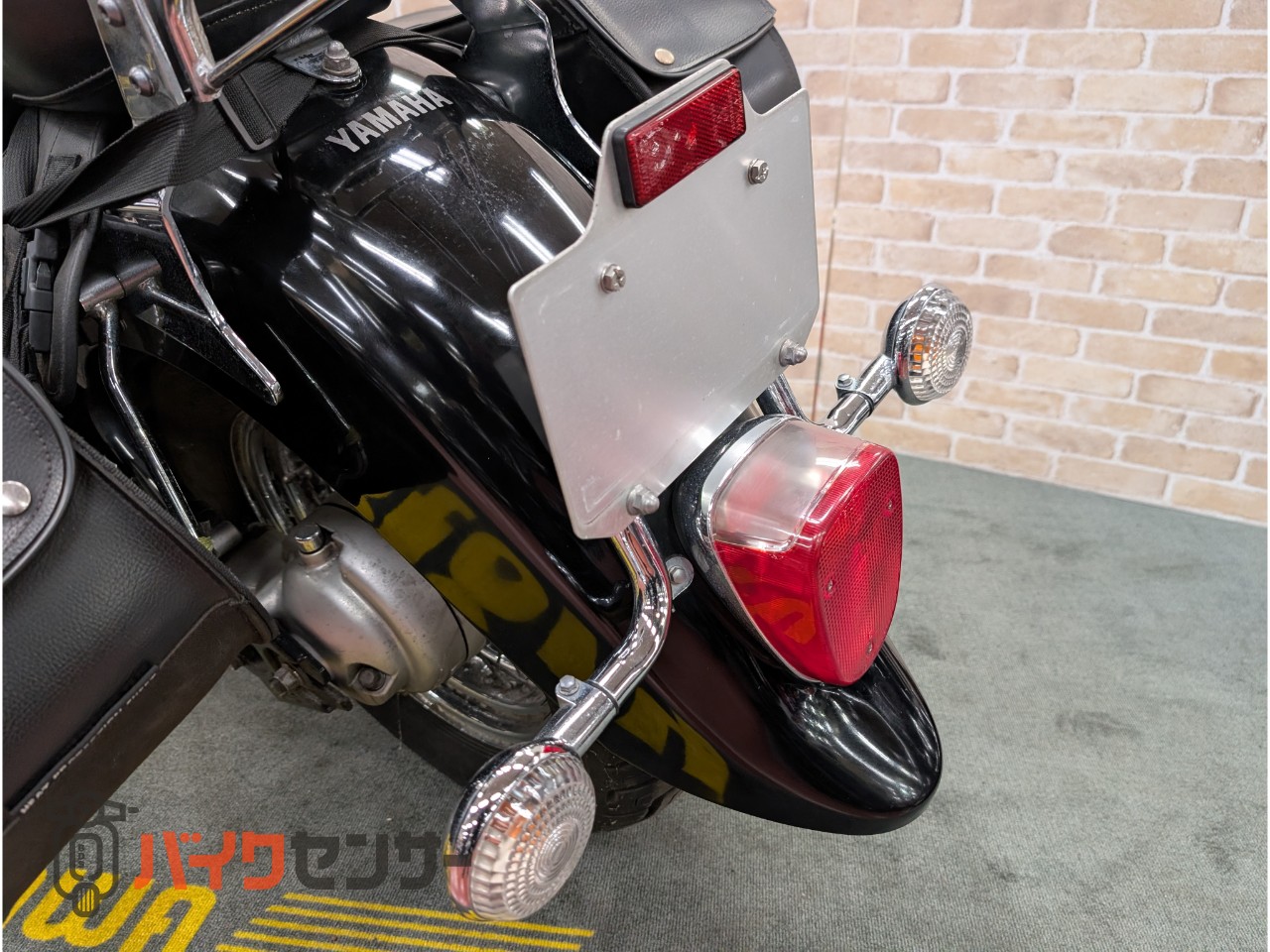 ドラッグスター400クラシック ローライダーマフラー サイドバック バックレスト スクリーン ガード フォグライト_40