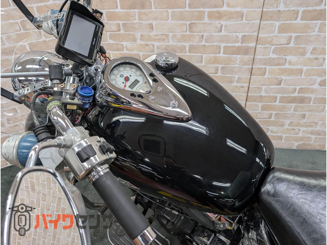 ドラッグスター400クラシック ローライダーマフラー サイドバック バックレスト スクリーン ガード フォグライト_42