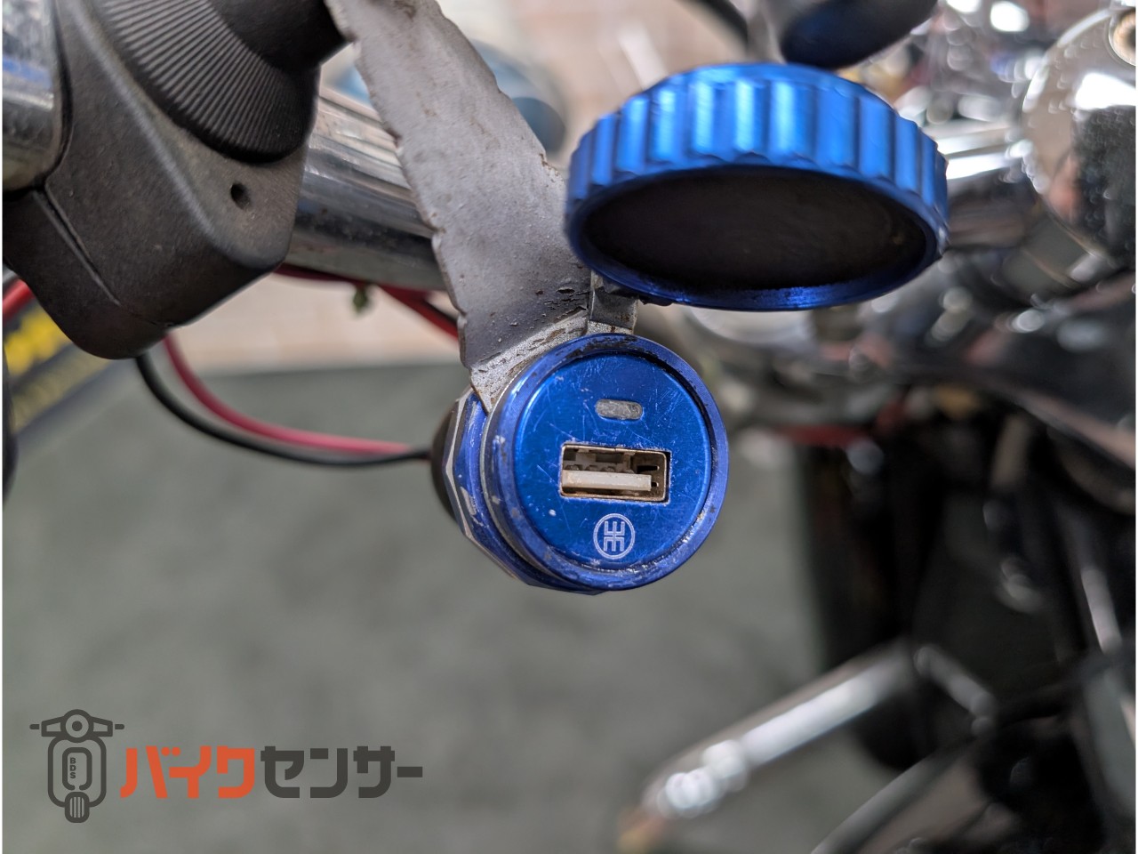 ドラッグスター400クラシック ローライダーマフラー サイドバック バックレスト スクリーン ガード フォグライト_44