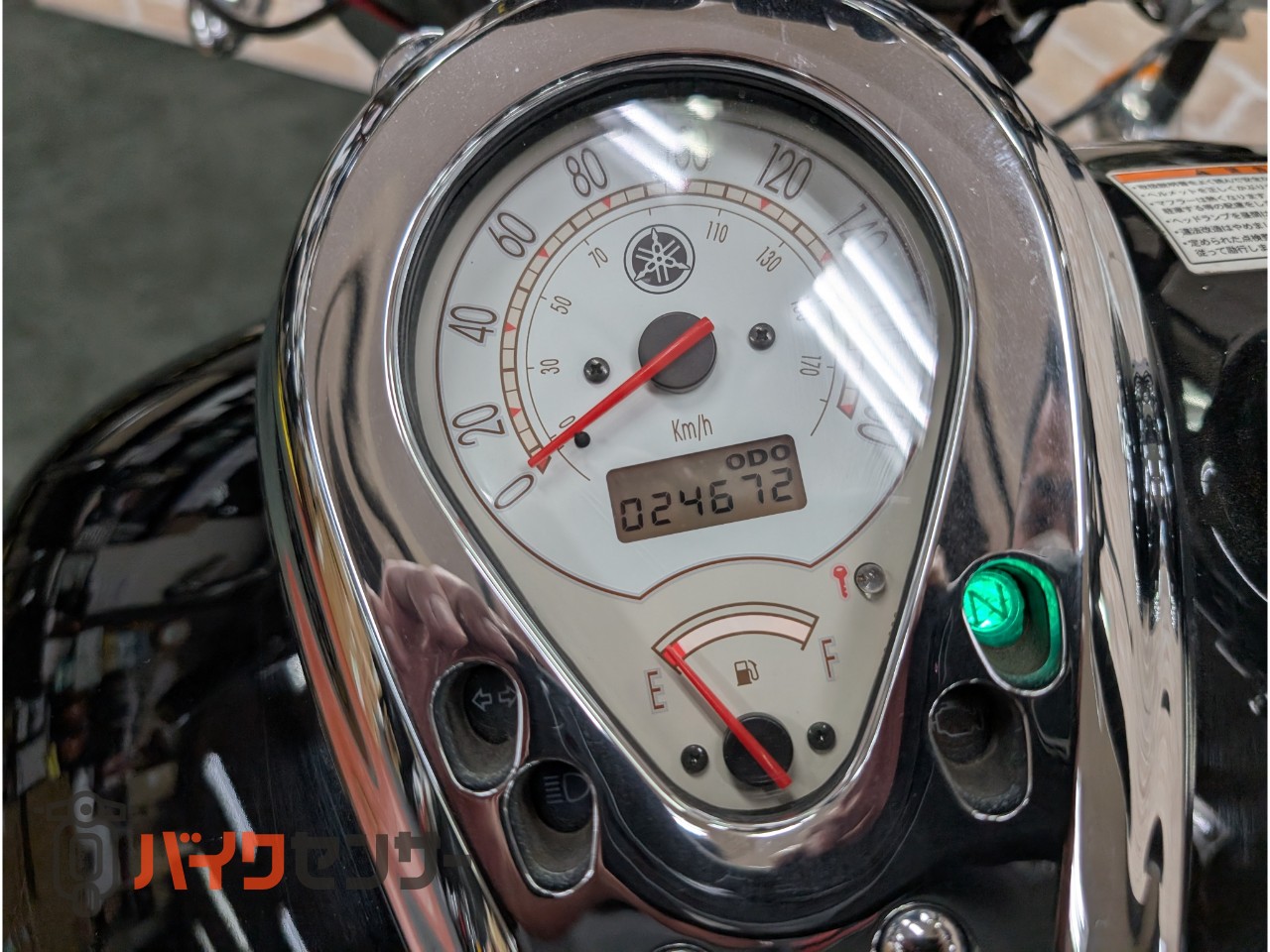 ドラッグスター400クラシック ローライダーマフラー サイドバック バックレスト スクリーン ガード フォグライト_45
