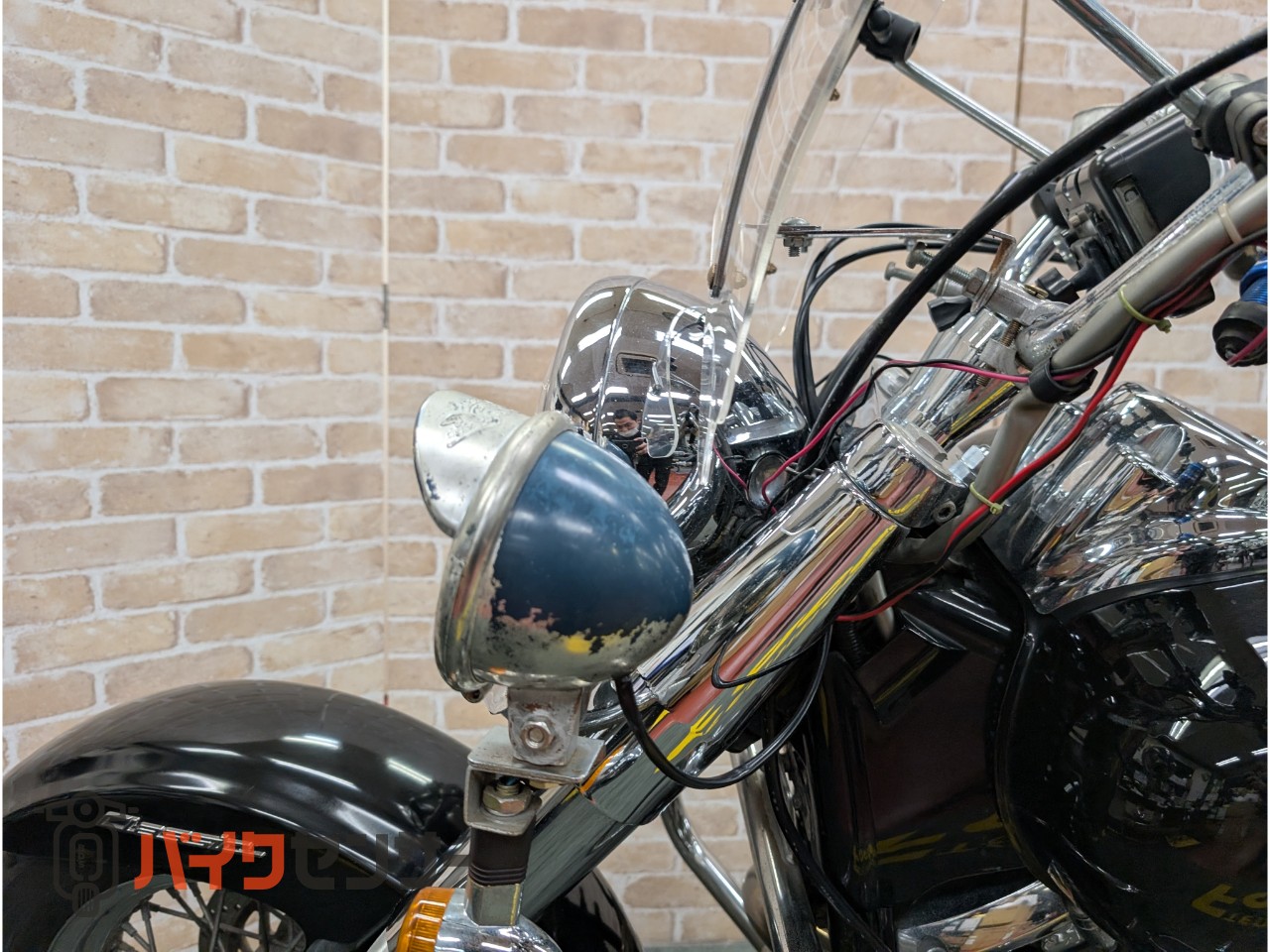 ドラッグスター400クラシック ローライダーマフラー サイドバック バックレスト スクリーン ガード フォグライト_48