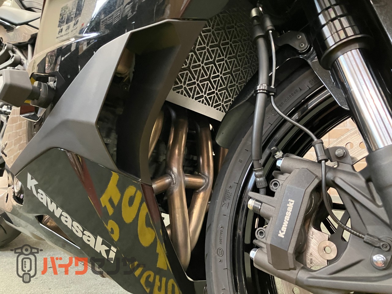 Ninja ZX-25R サイドスライダー　クイックシフター　スモークスクリーン　ラジエターガード_12