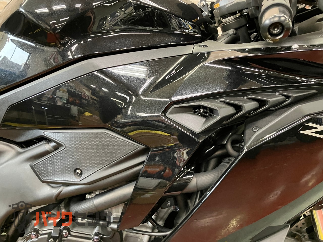 Ninja ZX-25R サイドスライダー　クイックシフター　スモークスクリーン　ラジエターガード_17