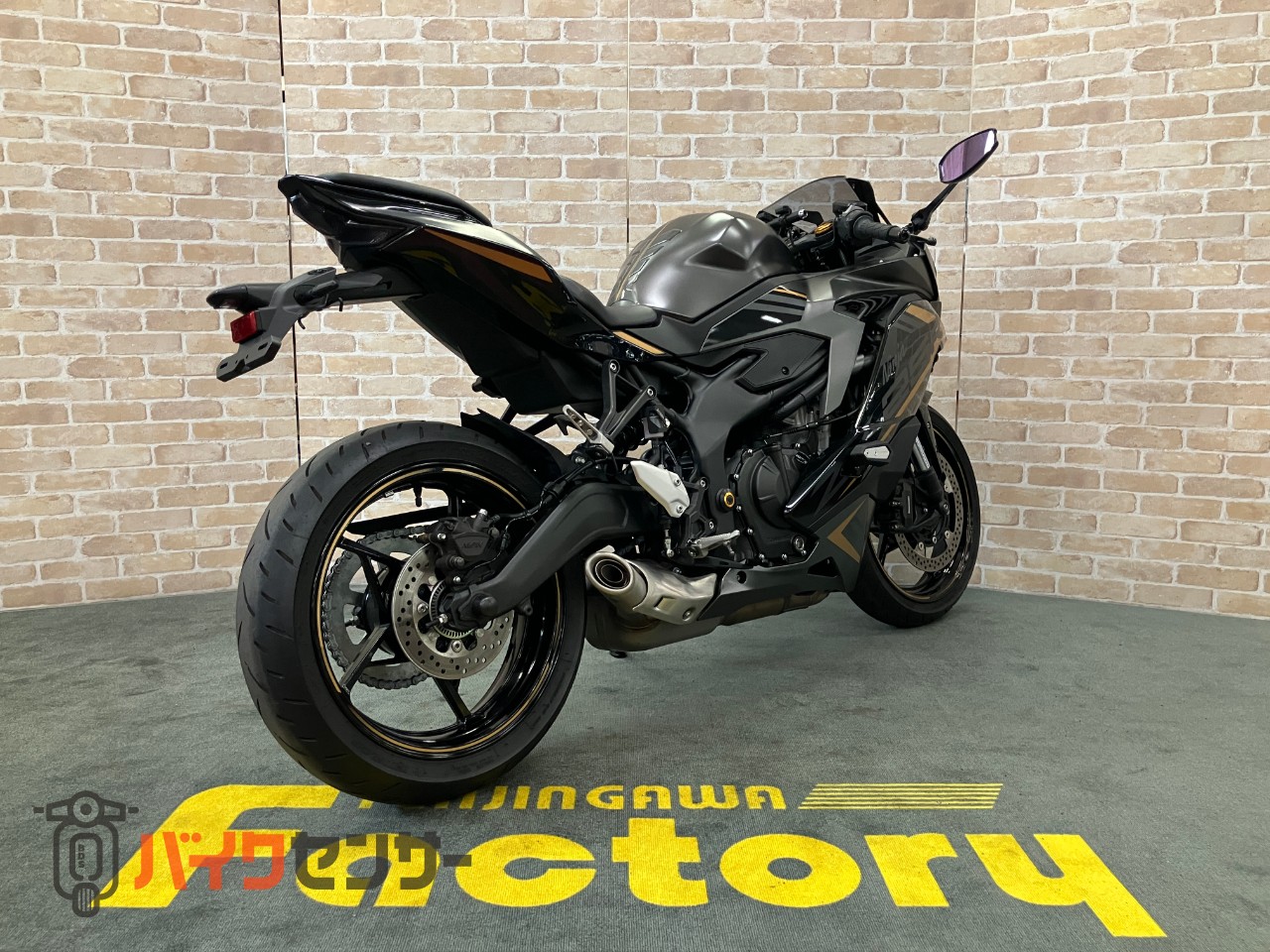 Ninja ZX-25R SE　前後LEDウインカー　スモークテール　ナポレオンミラー　ETC　USB　マウントバー_4