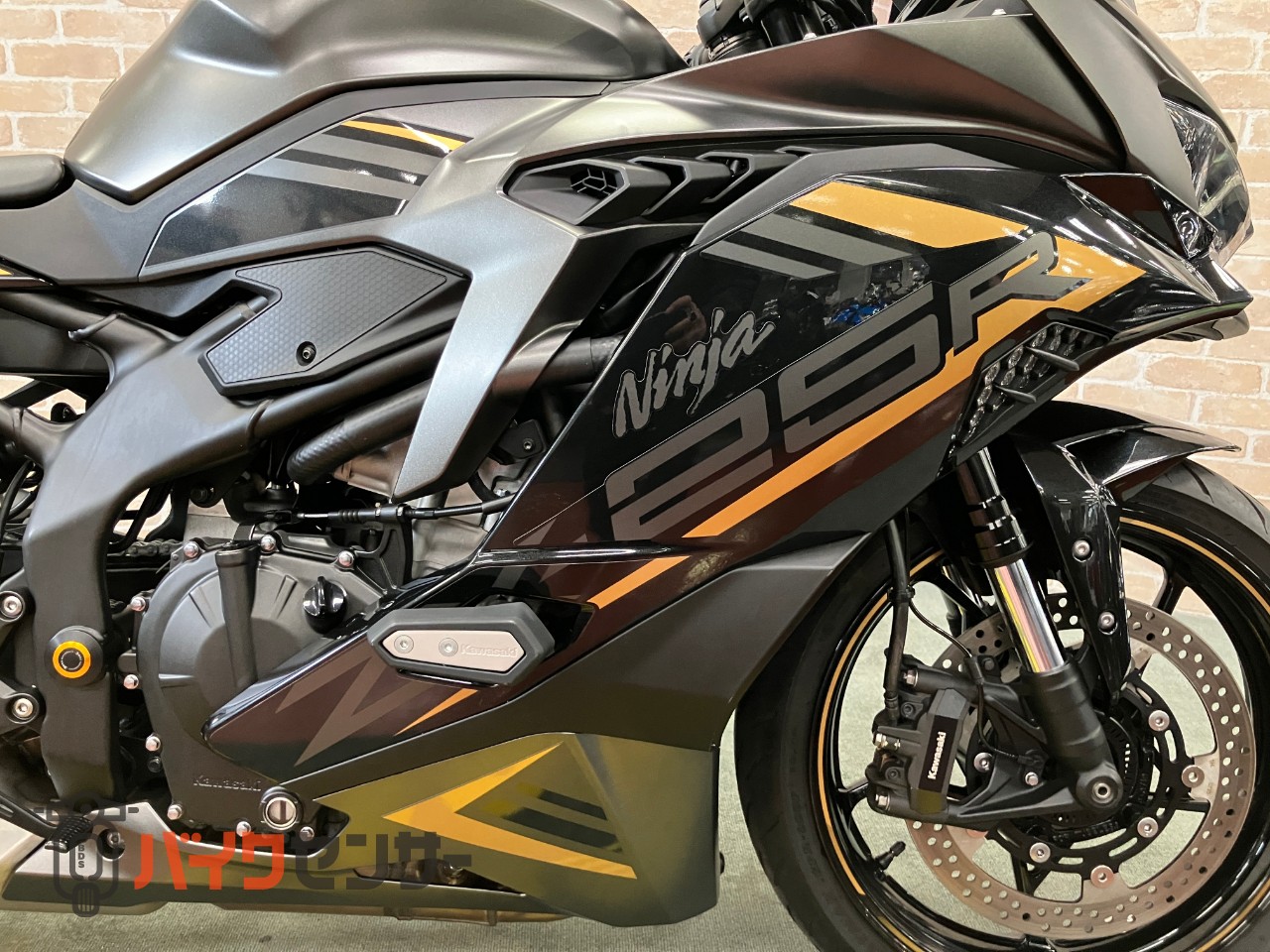 Ninja ZX-25R SE　前後LEDウインカー　スモークテール　ナポレオンミラー　ETC　USB　マウントバー_13