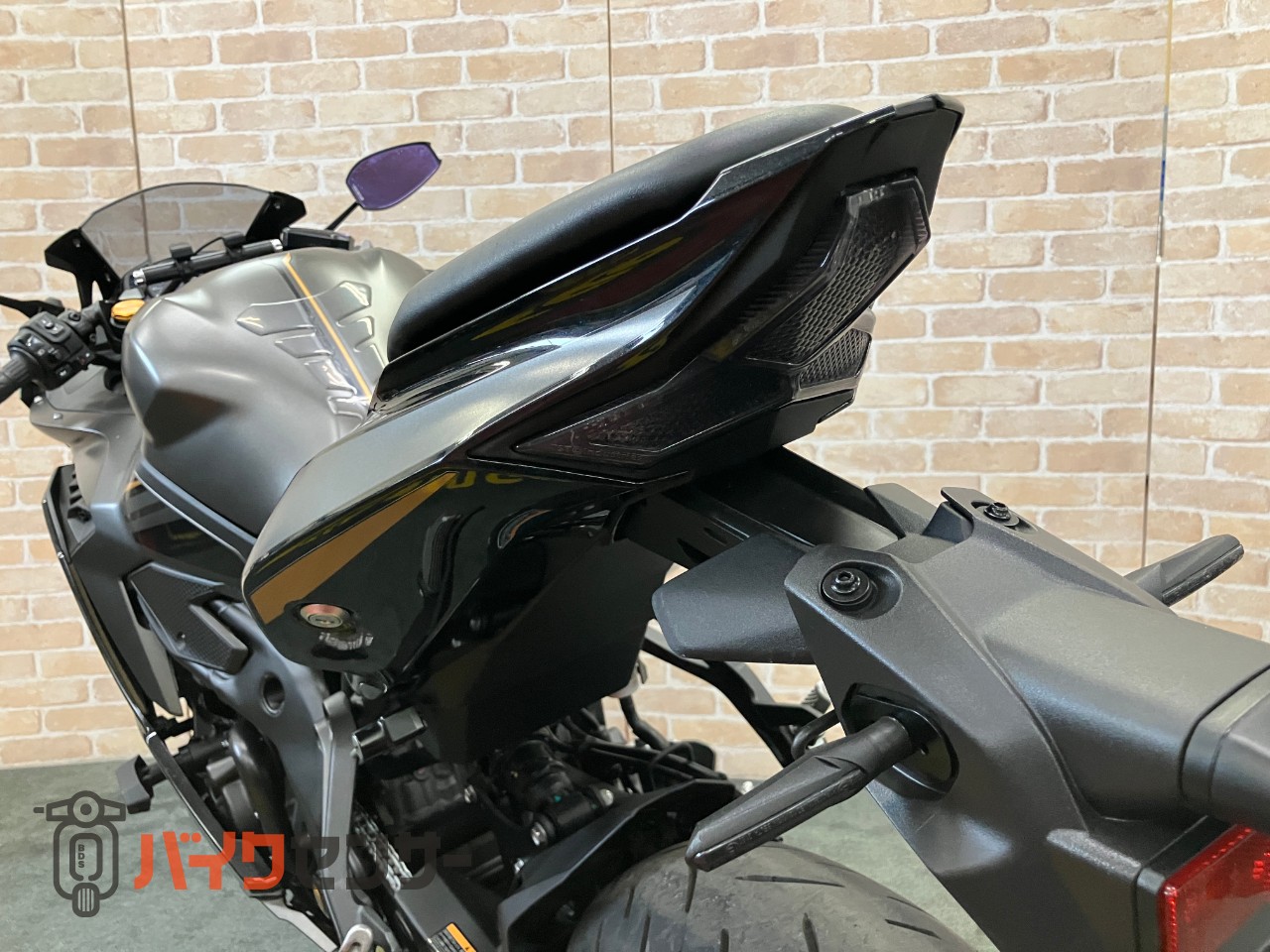 Ninja ZX-25R SE　前後LEDウインカー　スモークテール　ナポレオンミラー　ETC　USB　マウントバー_28