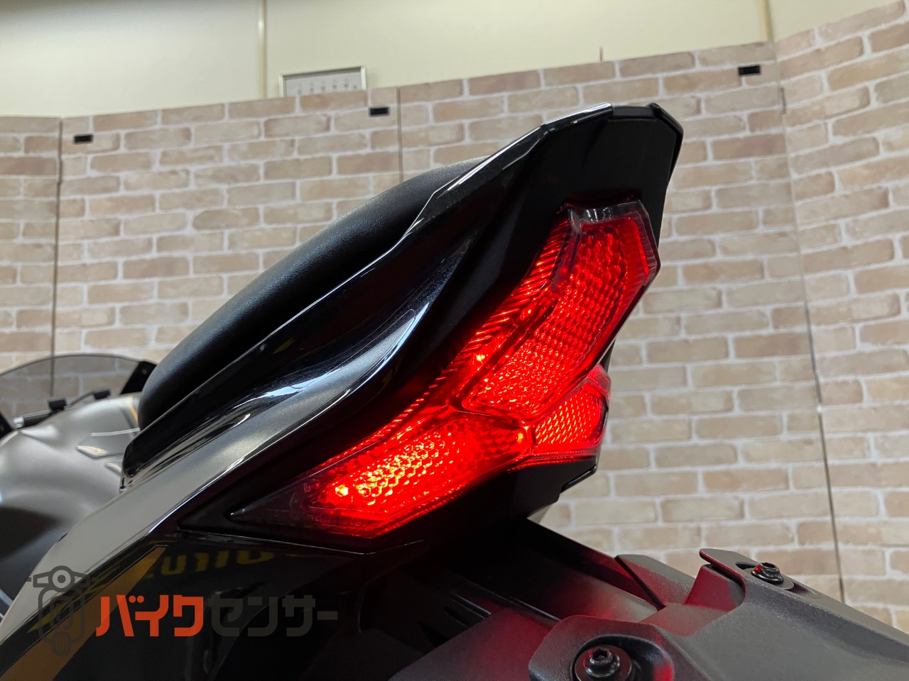 Ninja ZX-25R SE　前後LEDウインカー　スモークテール　ナポレオンミラー　ETC　USB　マウントバー_29