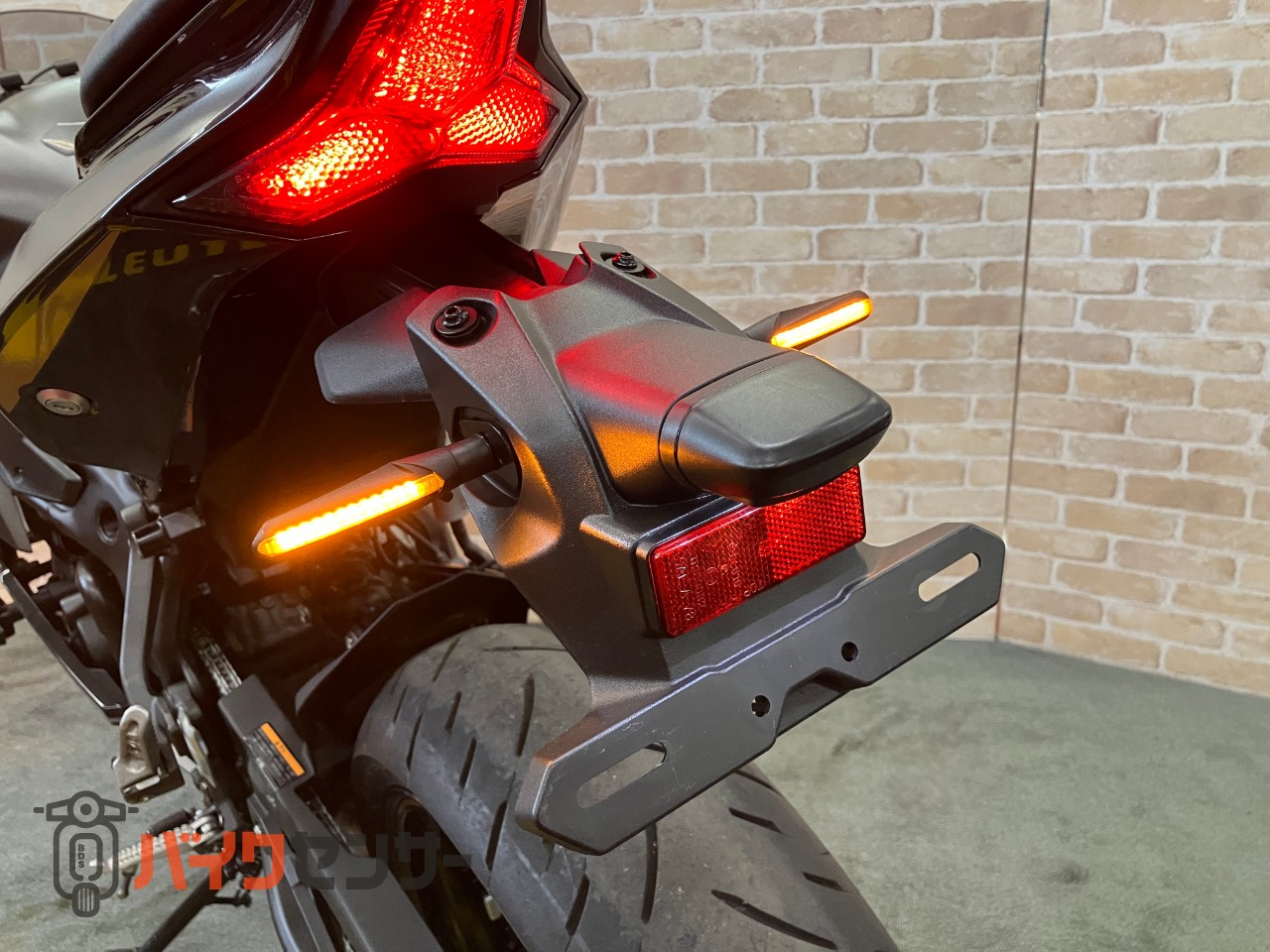 Ninja ZX-25R SE　前後LEDウインカー　スモークテール　ナポレオンミラー　ETC　USB　マウントバー_31