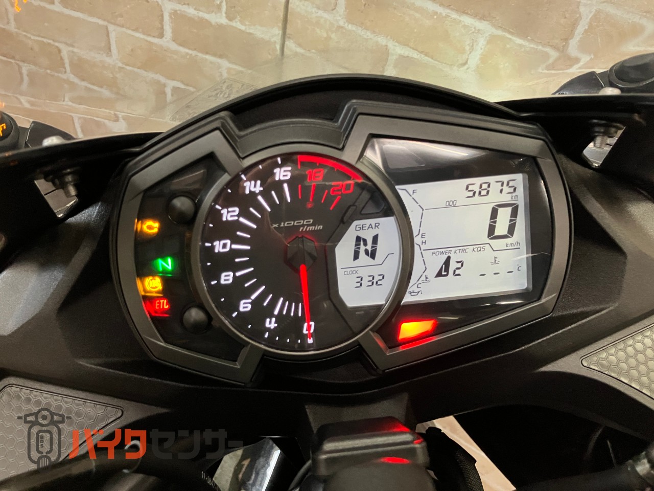 Ninja ZX-25R SE　前後LEDウインカー　スモークテール　ナポレオンミラー　ETC　USB　マウントバー_32