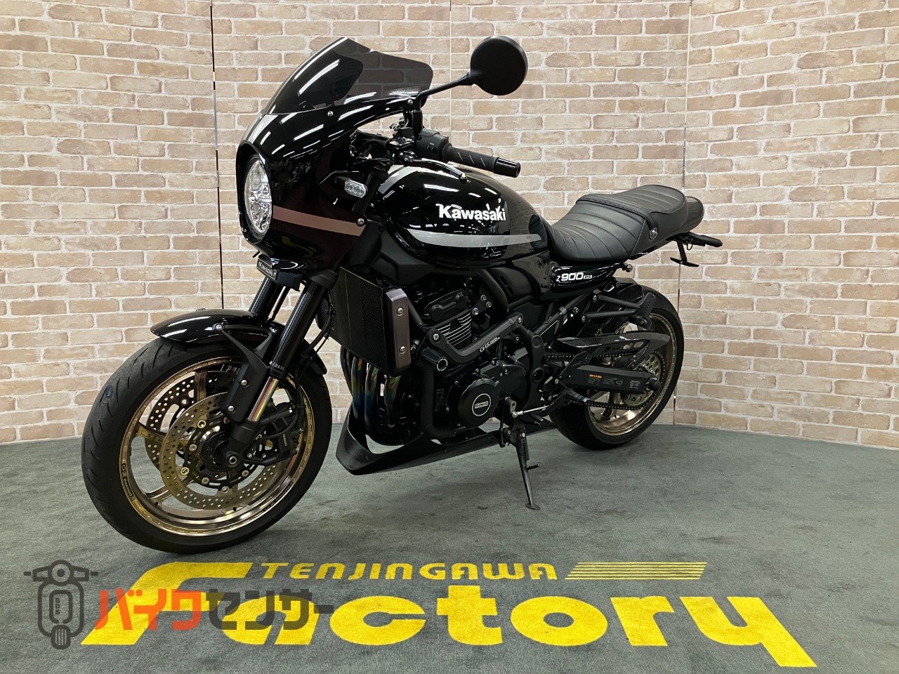 Z900RSカフェ OZホイール マーヴェリックサイレンサー OVERサブフレーム アンダーカウル ヨシムラスクリーン_3