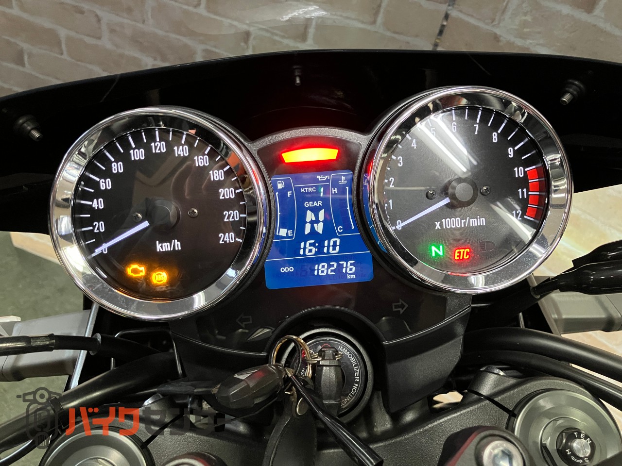 Z900RSカフェ OZホイール マーヴェリックサイレンサー OVERサブフレーム アンダーカウル ヨシムラスクリーン_23