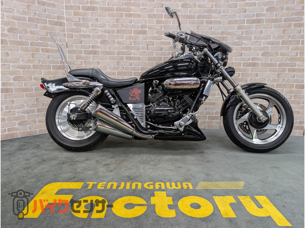 マグナ250 シーシーバー　カスタムテール　スクリーン　LEDヘッドライト_0