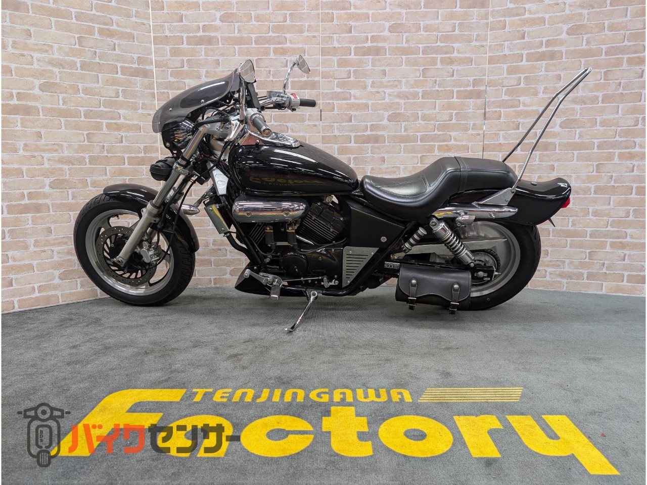 マグナ250 シーシーバー　カスタムテール　スクリーン　LEDヘッドライト_1