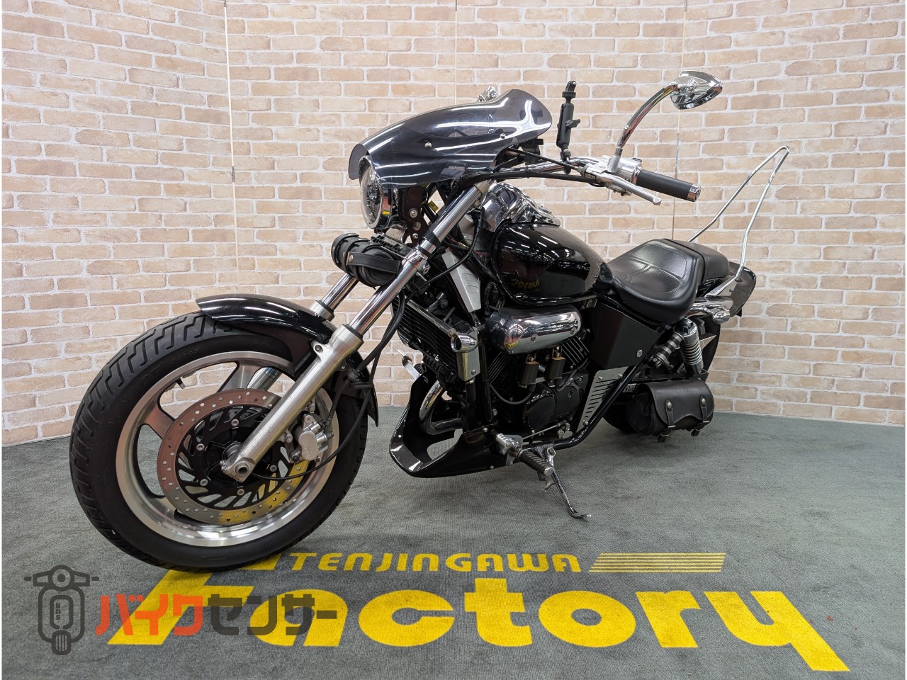 マグナ250 シーシーバー　カスタムテール　スクリーン　LEDヘッドライト_3