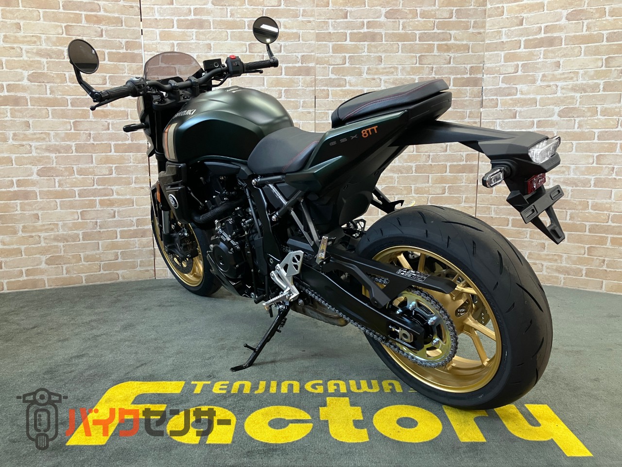 GSX-8TT リチウムイオンバッテリー クイックシフター トラクションコントロール バーエンドミラー_5