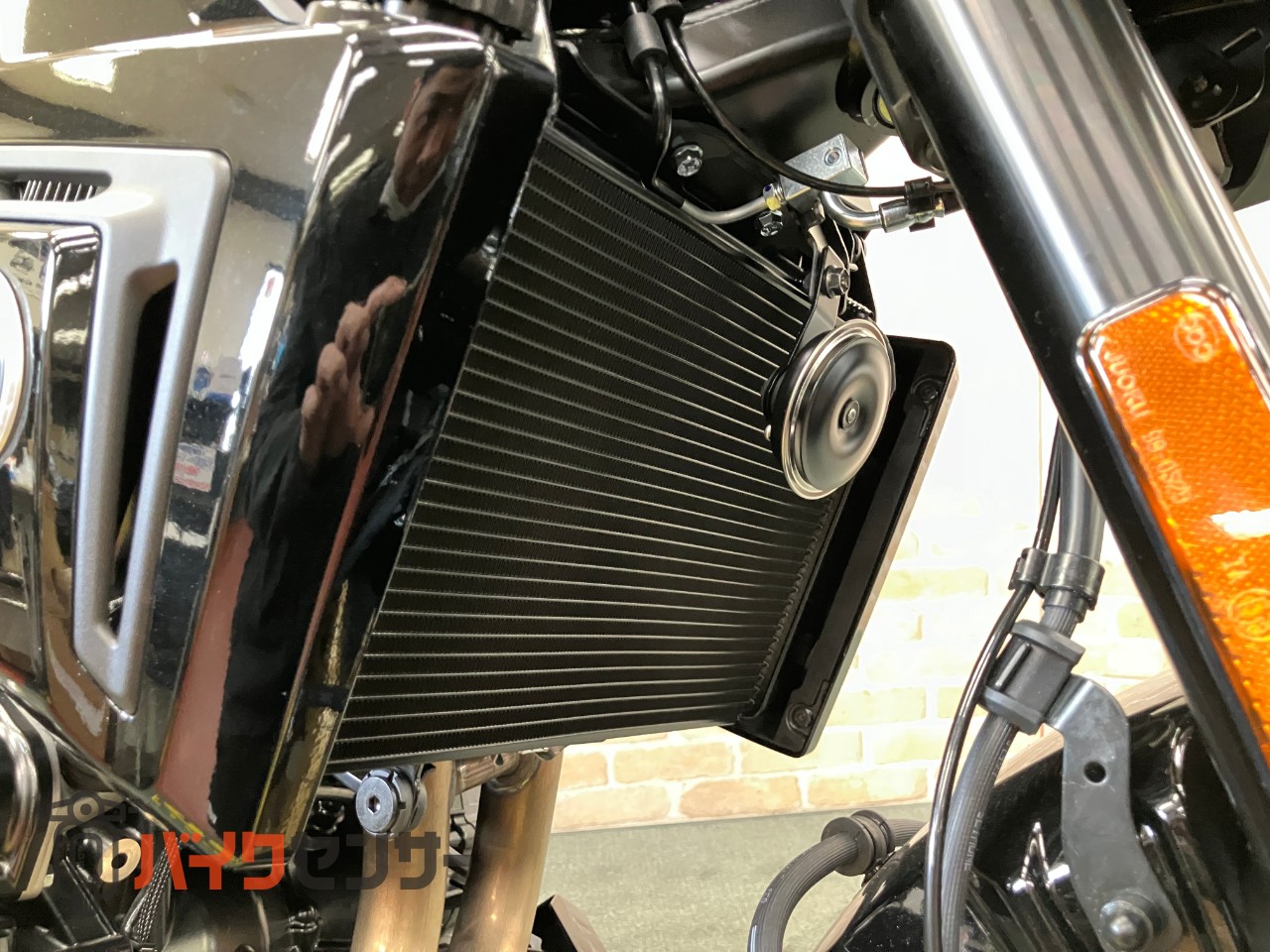 GSX-8TT リチウムイオンバッテリー クイックシフター トラクションコントロール バーエンドミラー_9