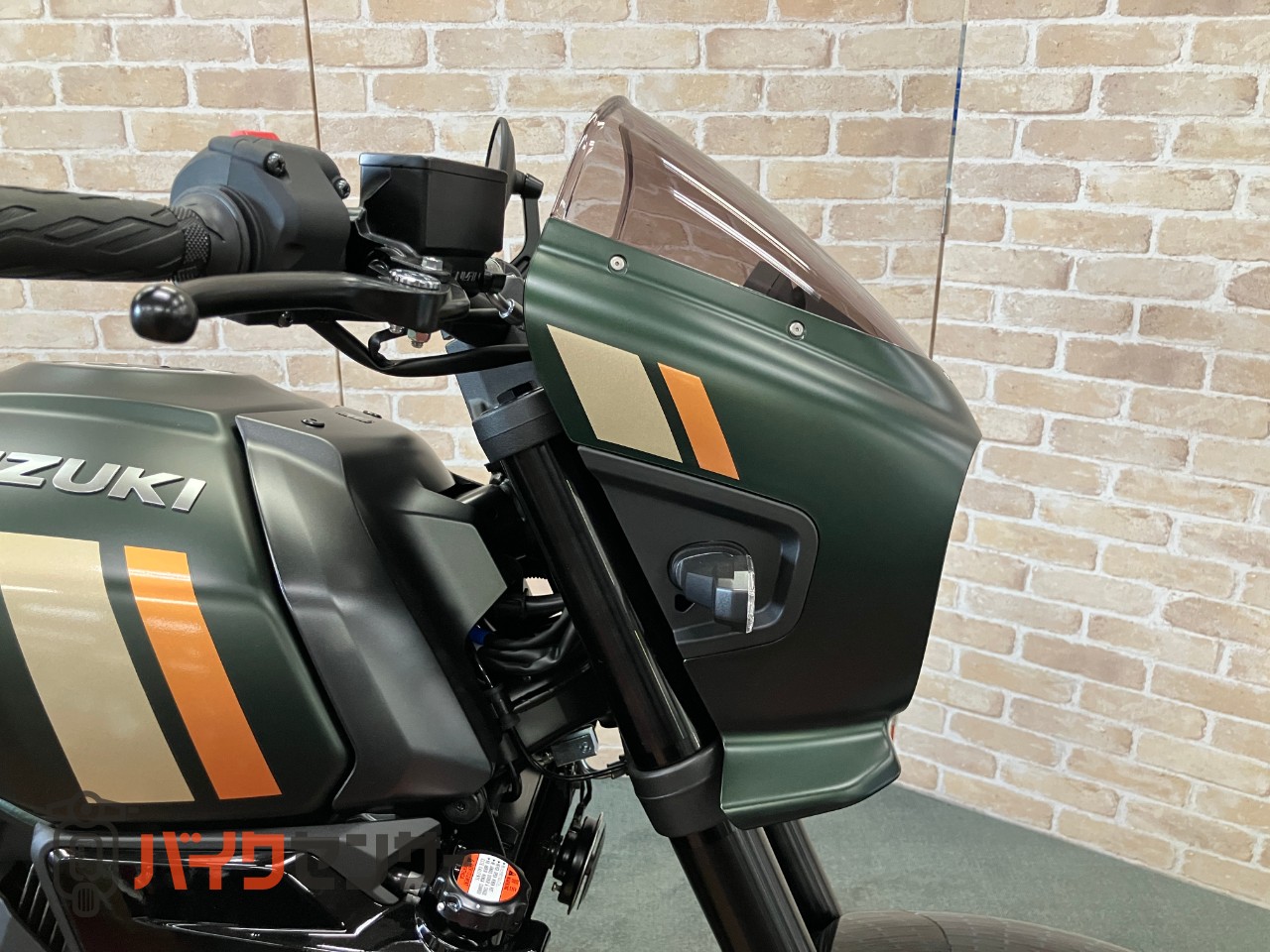 GSX-8TT リチウムイオンバッテリー クイックシフター トラクションコントロール バーエンドミラー_13