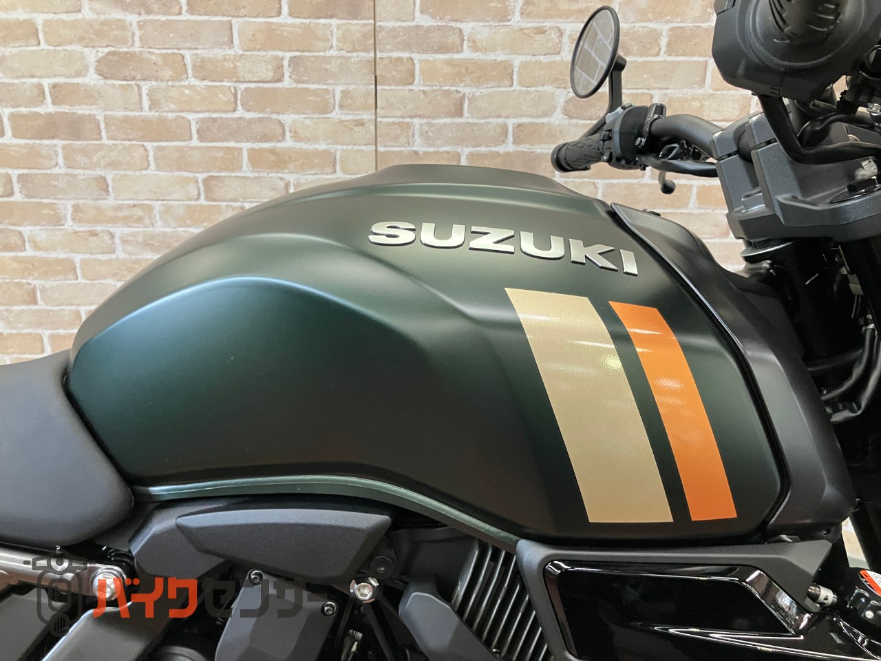 GSX-8TT リチウムイオンバッテリー クイックシフター トラクションコントロール バーエンドミラー_15