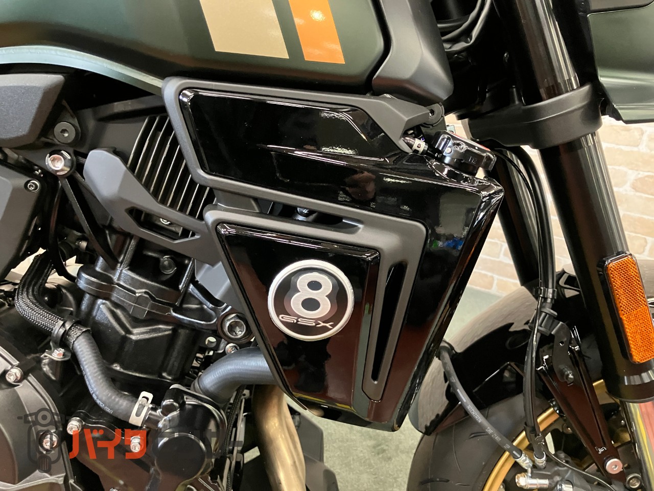 GSX-8TT リチウムイオンバッテリー クイックシフター トラクションコントロール バーエンドミラー_16