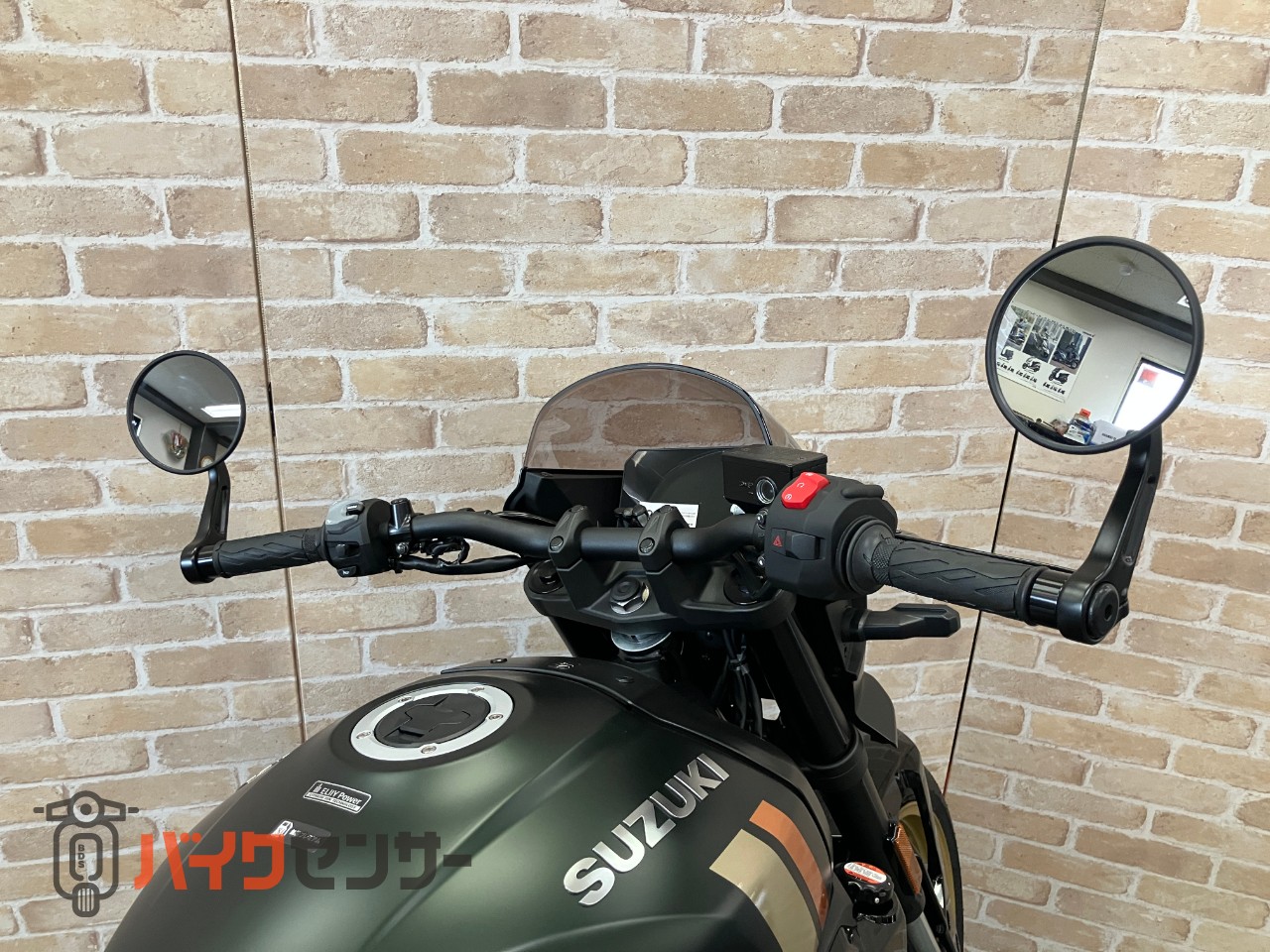 GSX-8TT リチウムイオンバッテリー クイックシフター トラクションコントロール バーエンドミラー_28