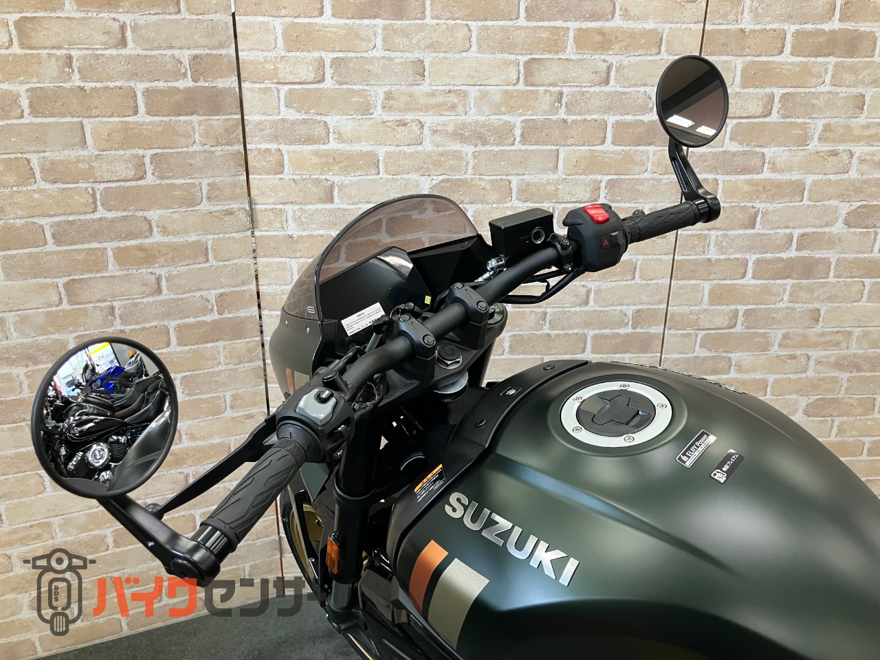 GSX-8TT リチウムイオンバッテリー クイックシフター トラクションコントロール バーエンドミラー_35