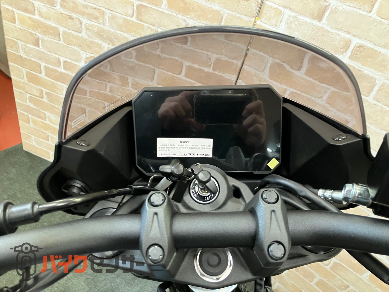 GSX-8TT リチウムイオンバッテリー クイックシフター トラクションコントロール バーエンドミラー_36