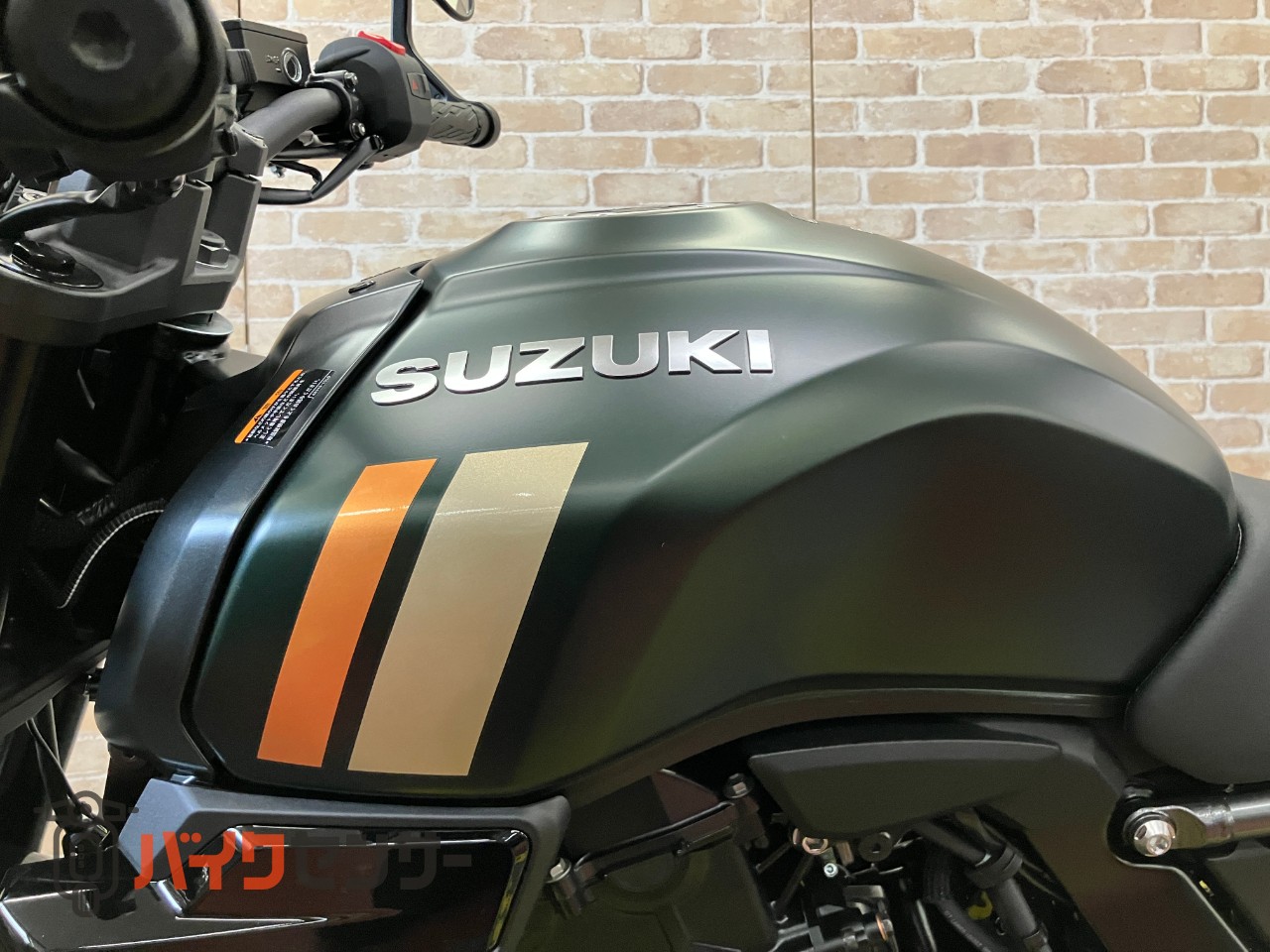 GSX-8TT リチウムイオンバッテリー クイックシフター トラクションコントロール バーエンドミラー_39