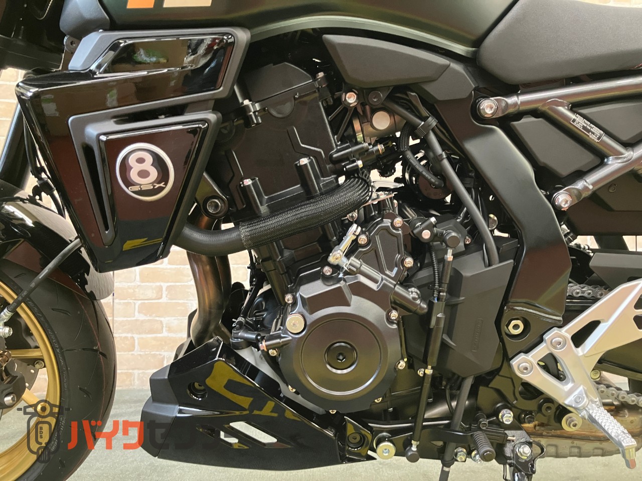 GSX-8TT リチウムイオンバッテリー クイックシフター トラクションコントロール バーエンドミラー_41