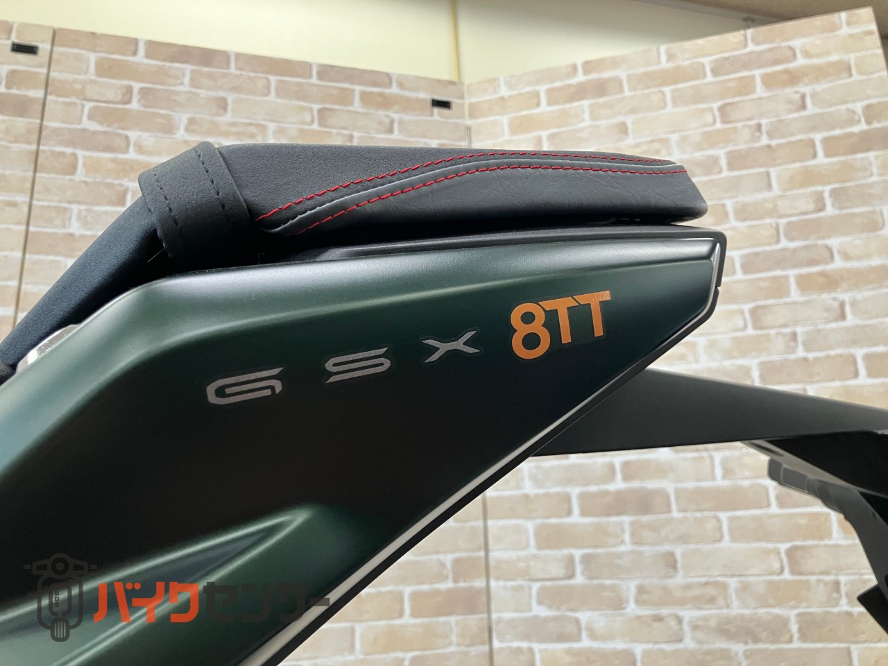 GSX-8TT リチウムイオンバッテリー クイックシフター トラクションコントロール バーエンドミラー_48