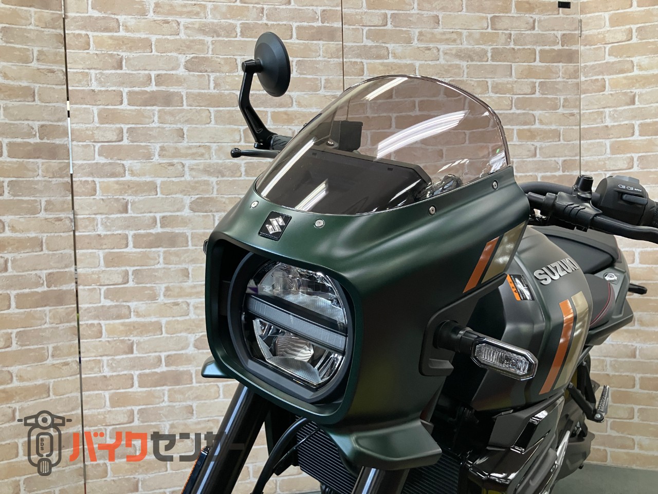 GSX-8TT リチウムイオンバッテリー クイックシフター トラクションコントロール バーエンドミラー_49