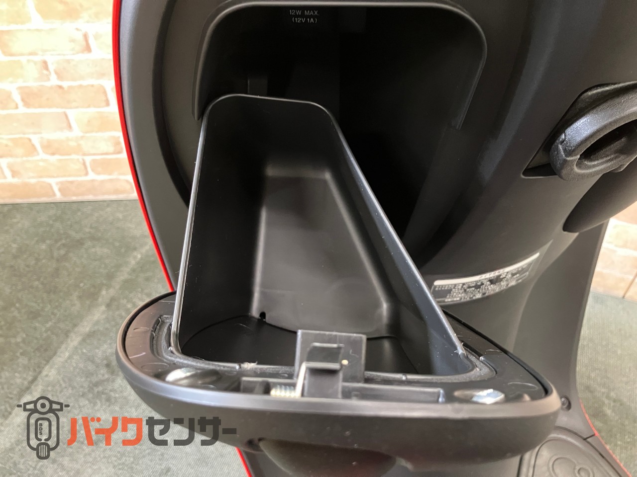 ビーノ メットインスクーター　アイドリングストップ　ファイティングレッド_6