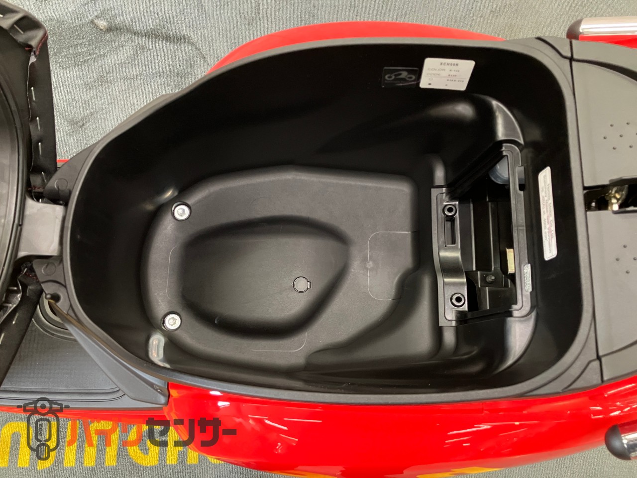 ビーノ メットインスクーター　アイドリングストップ　ファイティングレッド_14