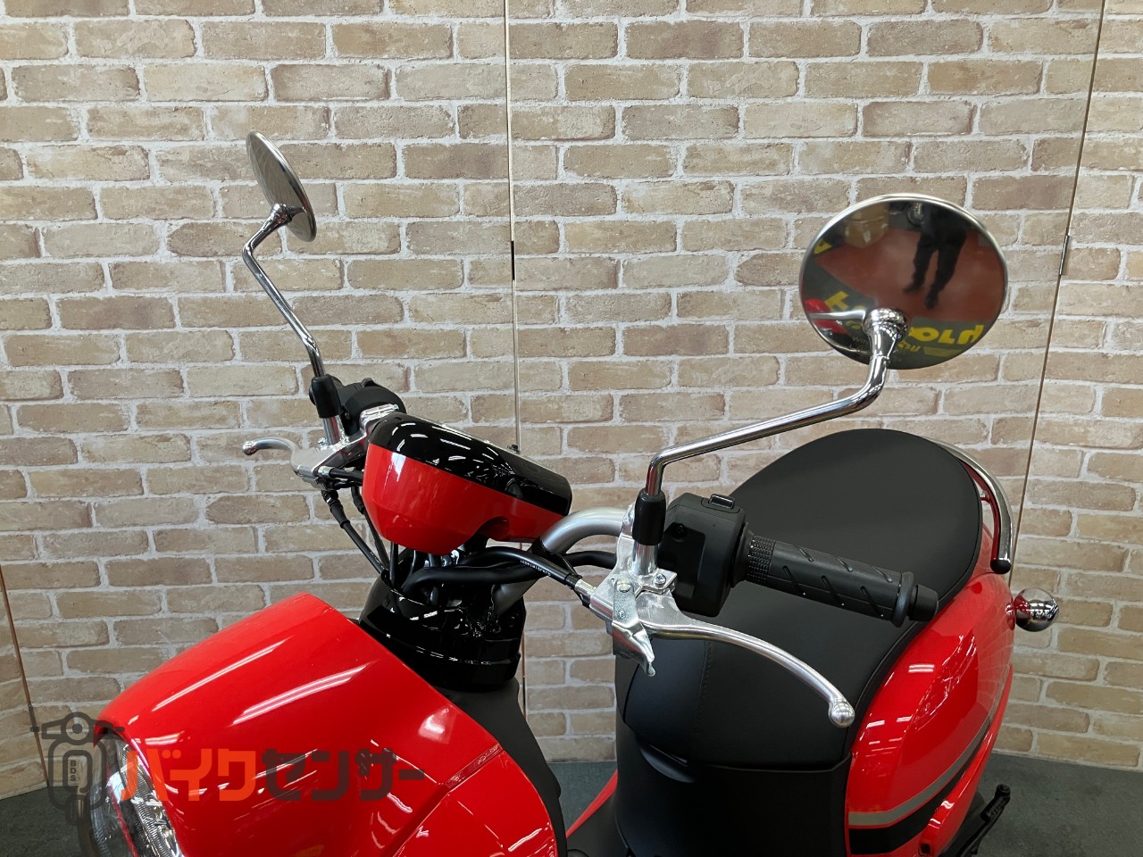 ビーノ メットインスクーター　アイドリングストップ　ファイティングレッド_16