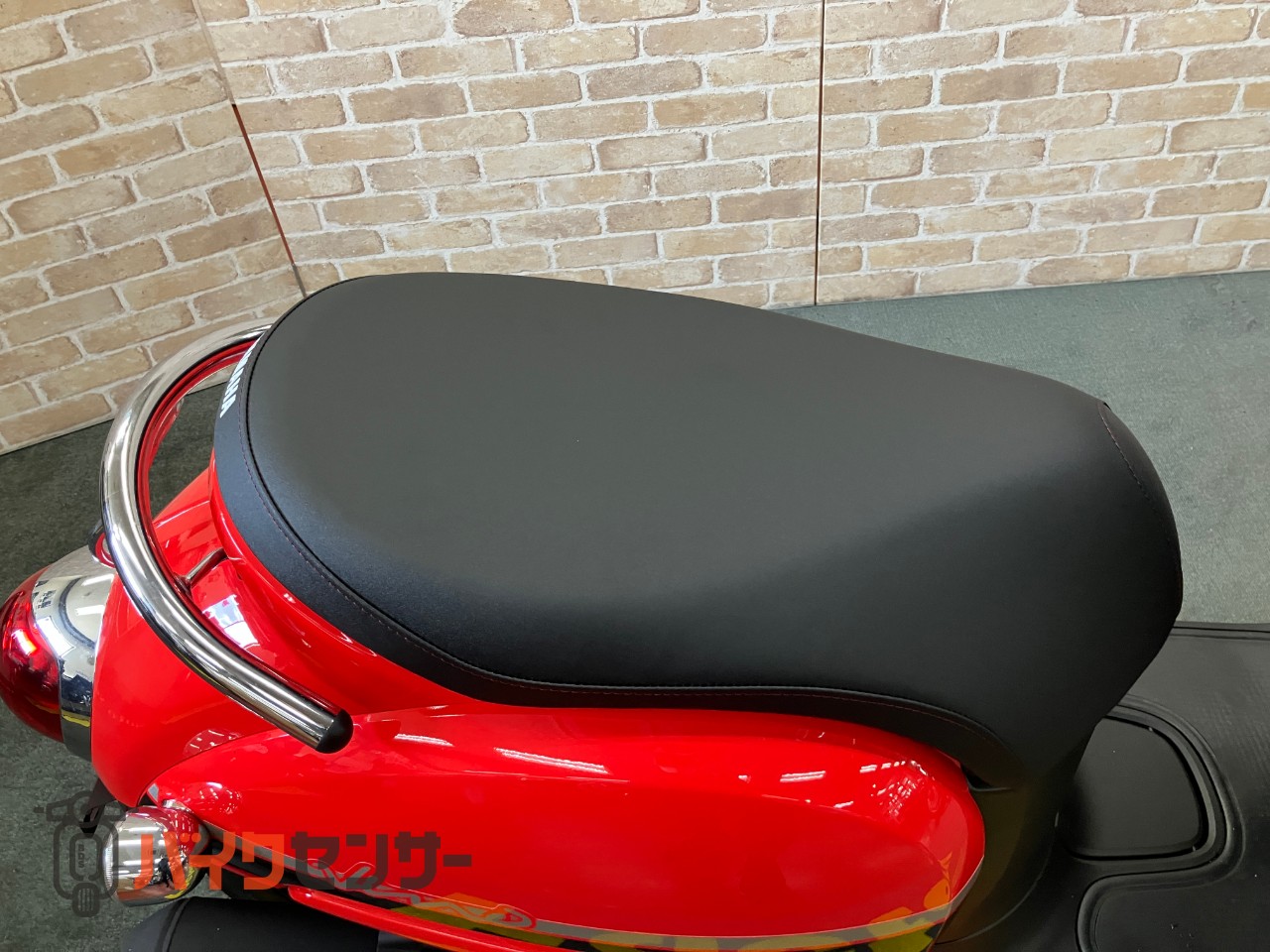 ビーノ メットインスクーター　アイドリングストップ　ファイティングレッド_30