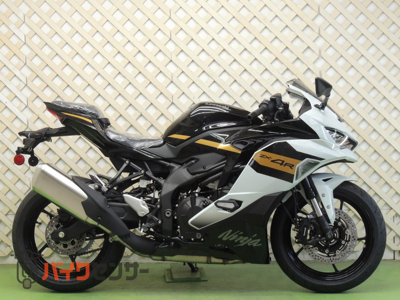 シェボー450h   使用4ヶ月のみ！！総額4万以上 カワサキ ZX-4R SE 4月 1～30キャンペーン U29 新免許 60km内 ETC取付